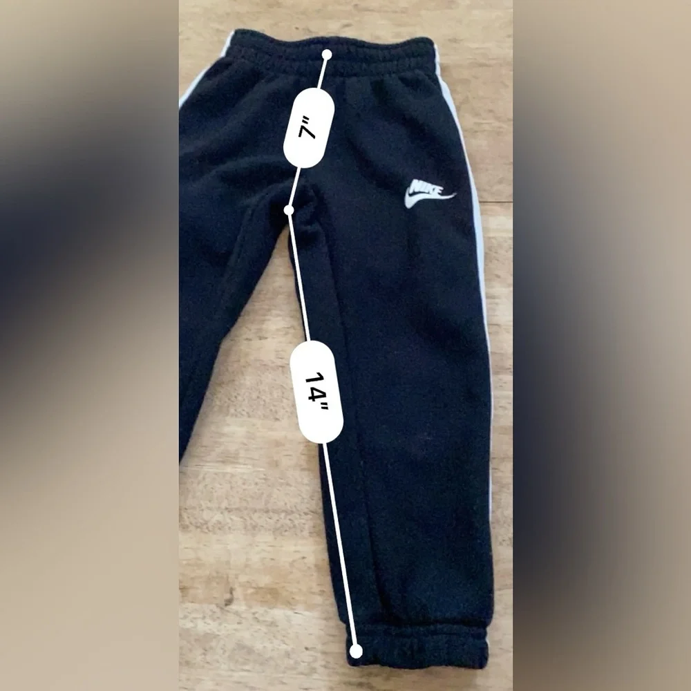 Nike Boy’s‎ Sz 4T Black/White Logo Fleece Jogging Set